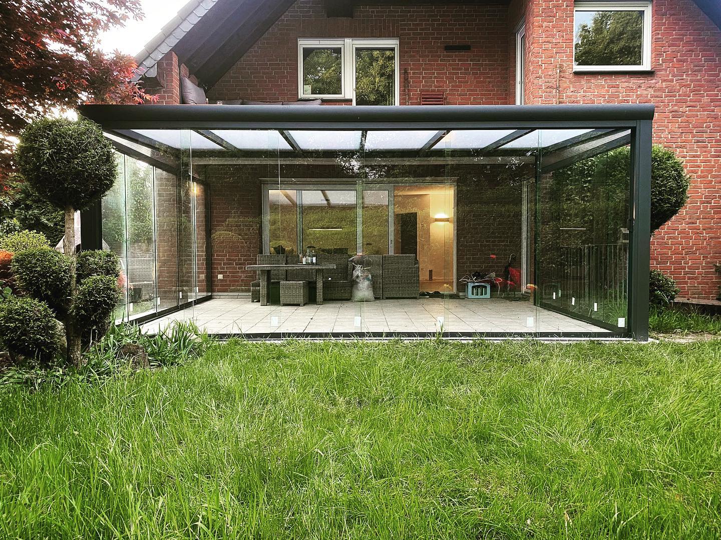 Veranda mit Glas-Schiebewand (Klar)